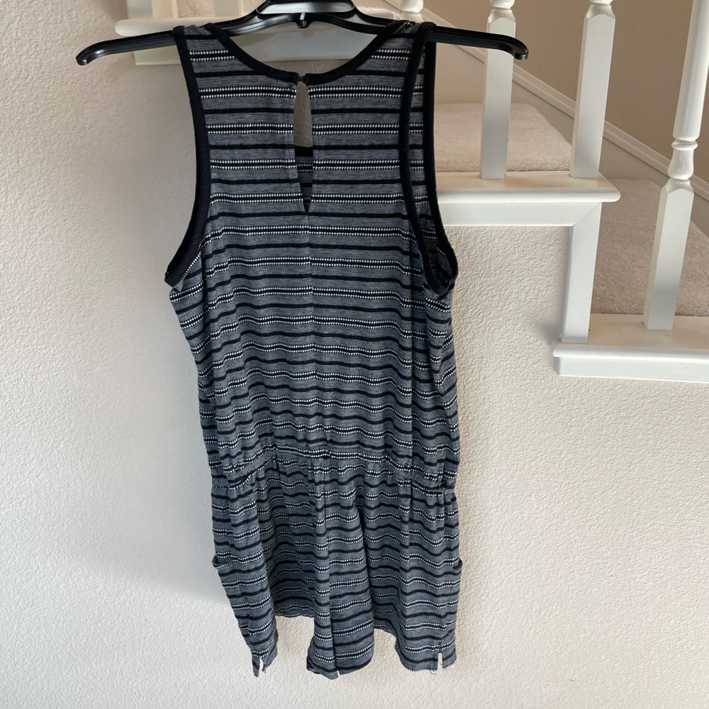 Old Navy woman’s romper - Picture 2 of 5
